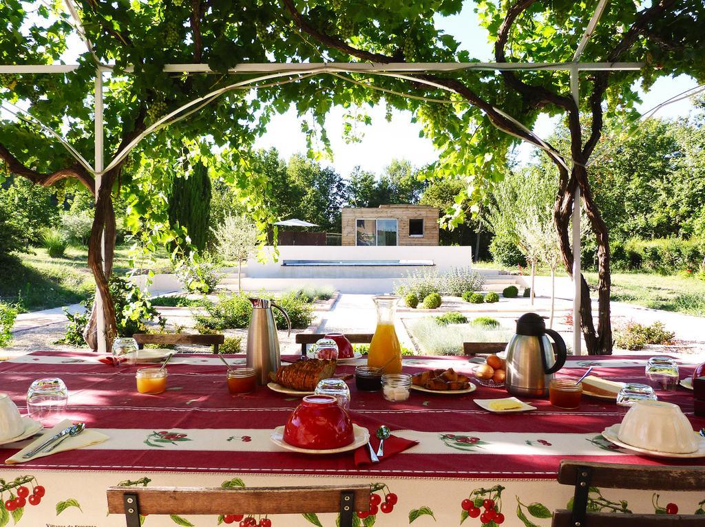 Le Mas De Pie Caud Bed & Breakfast Rognes Exterior photo